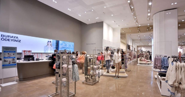 MARKS & SPENCER